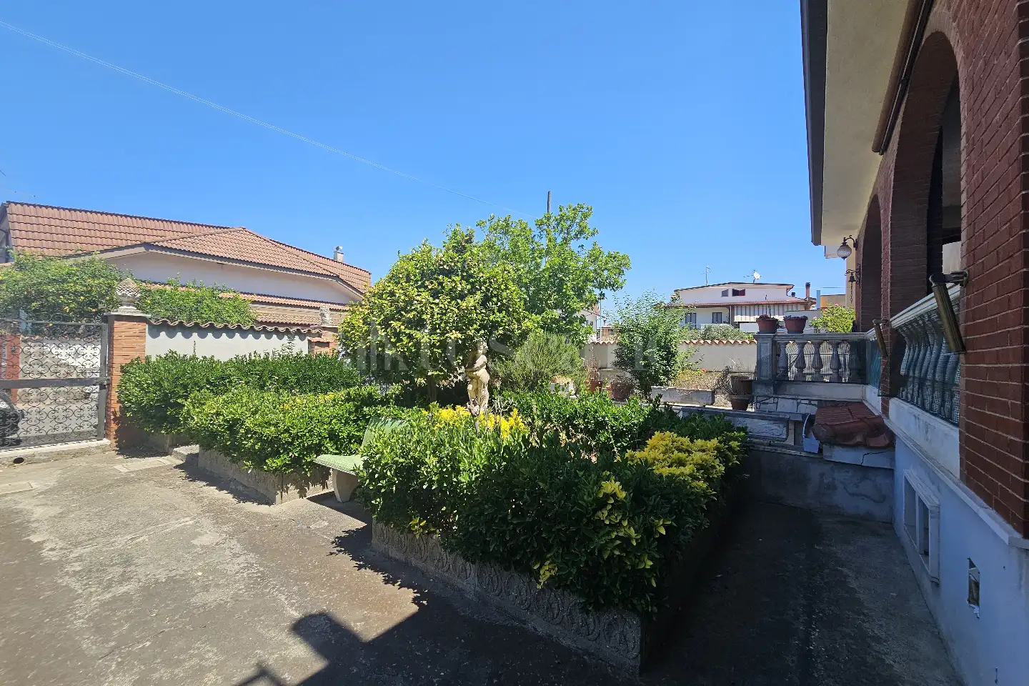 Villa Bifamiliare in vendita di 220 mq a €249.000 (rif. 28/2026)