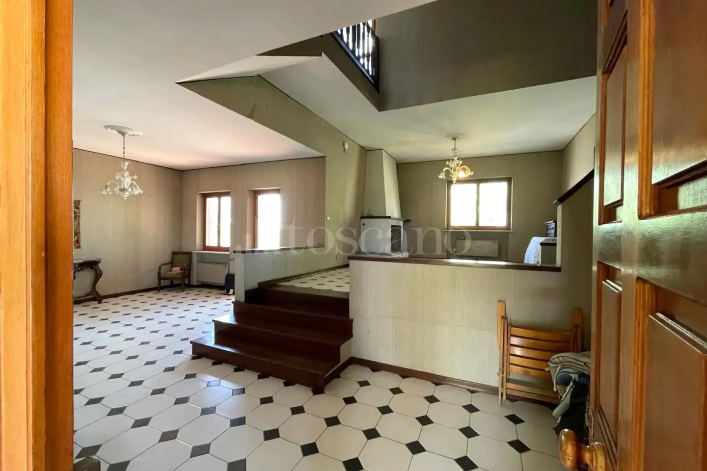 Villa in vendita di 305 mq a €650.000 (rif. 12/2025)