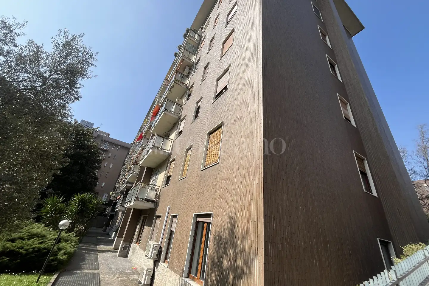 Box in vendita di 15 mq a €57.000 (rif. 17/2026)