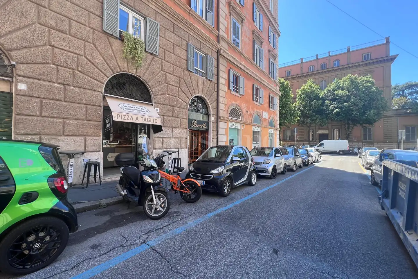 Negozio in vendita di 17 mq a €249.000 (rif. 10/2026)