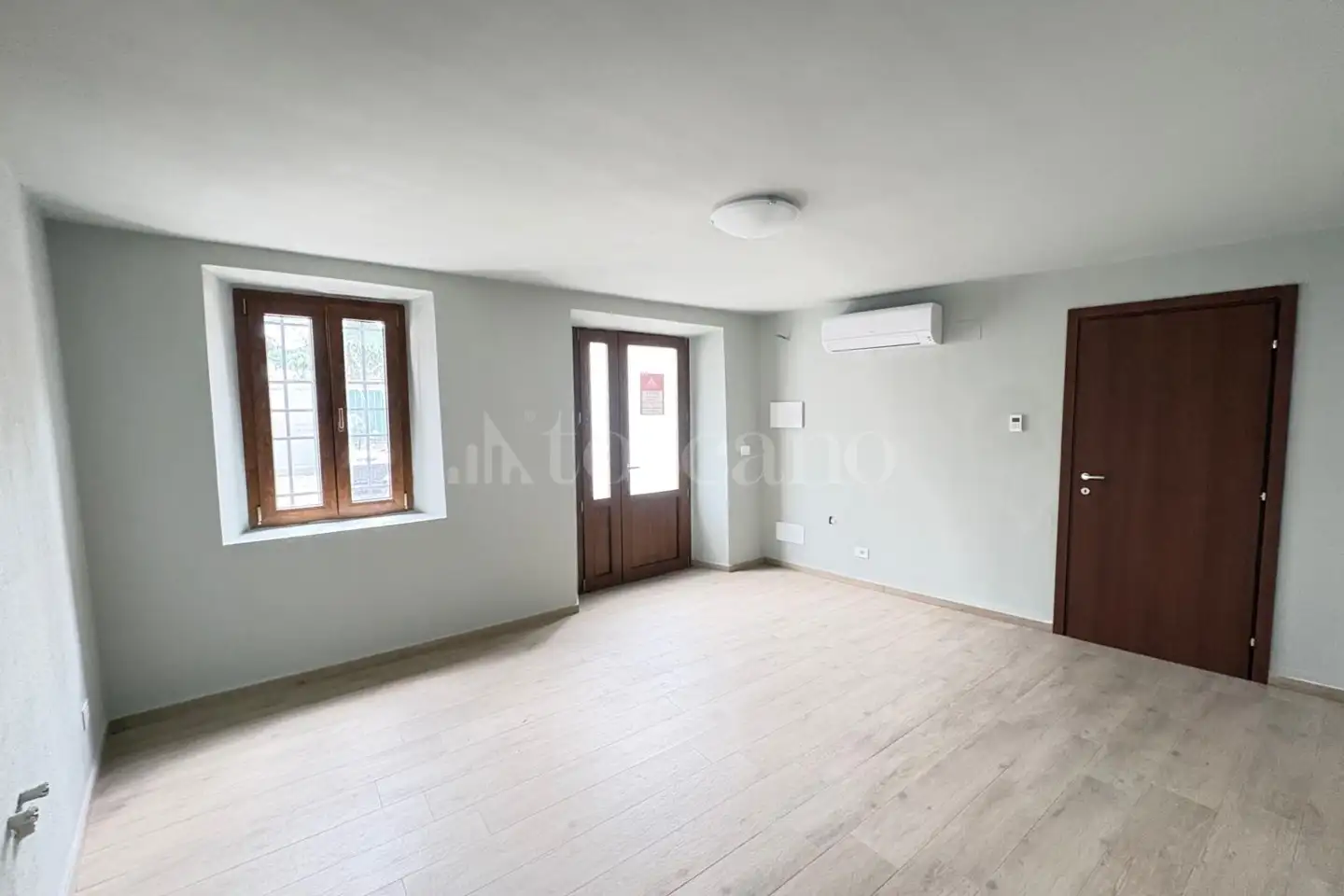 Stabile Uso Ufficio in affitto di 40 mq a €500 (rif. 6/2026)