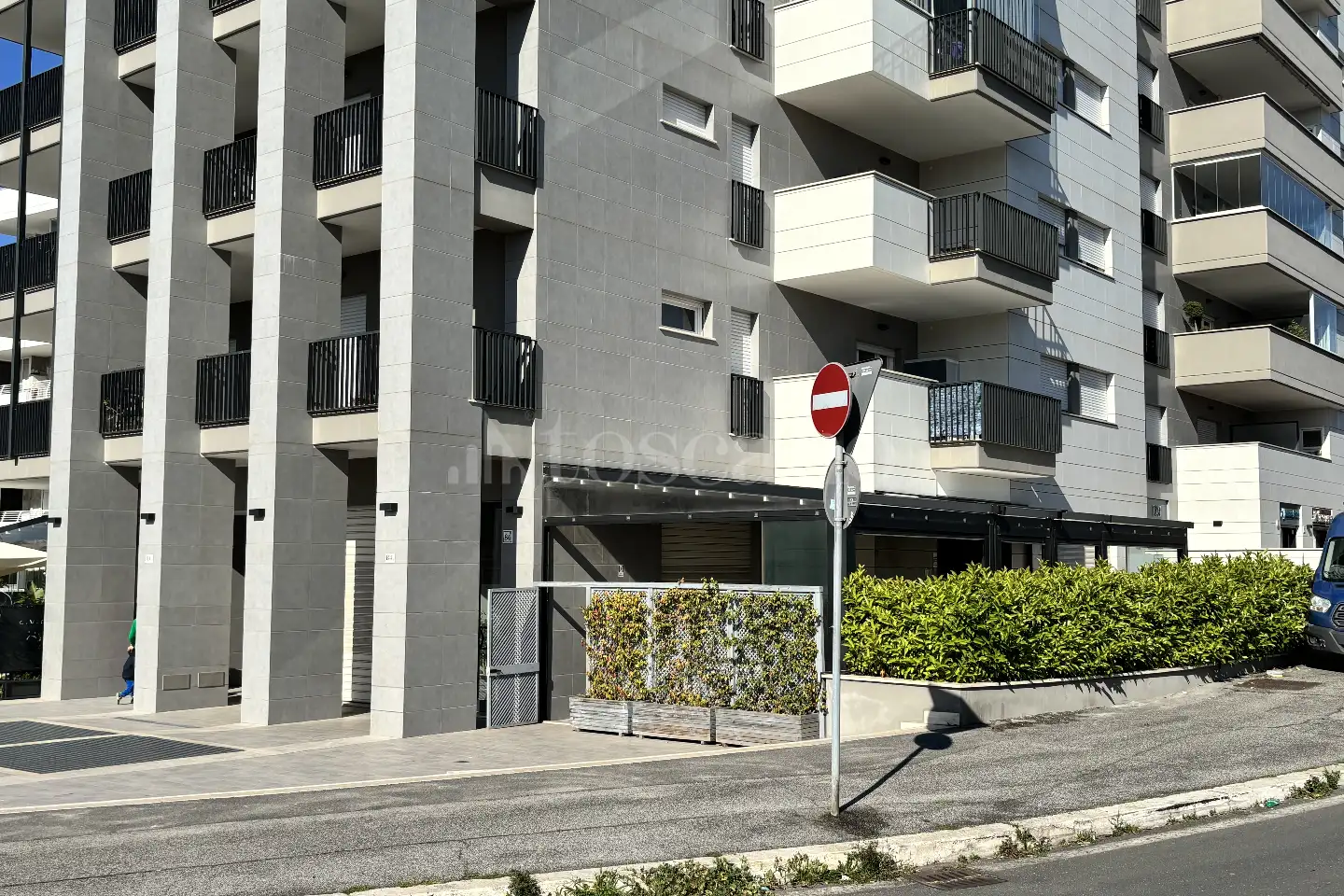 Negozio in vendita di 115 mq a €480.000 (rif. 5/2026)