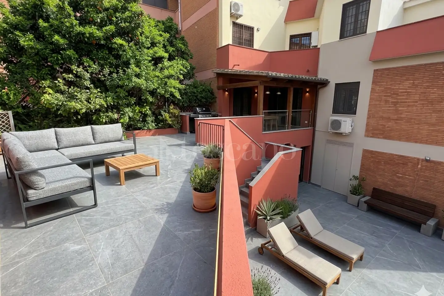 Villa Plurifamiliare in vendita di 300 mq a €739.000 (rif. 18/2026)