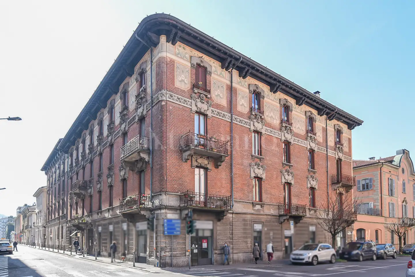 Negozio in affitto di 120 mq a €2.000 (rif. 37/2026)