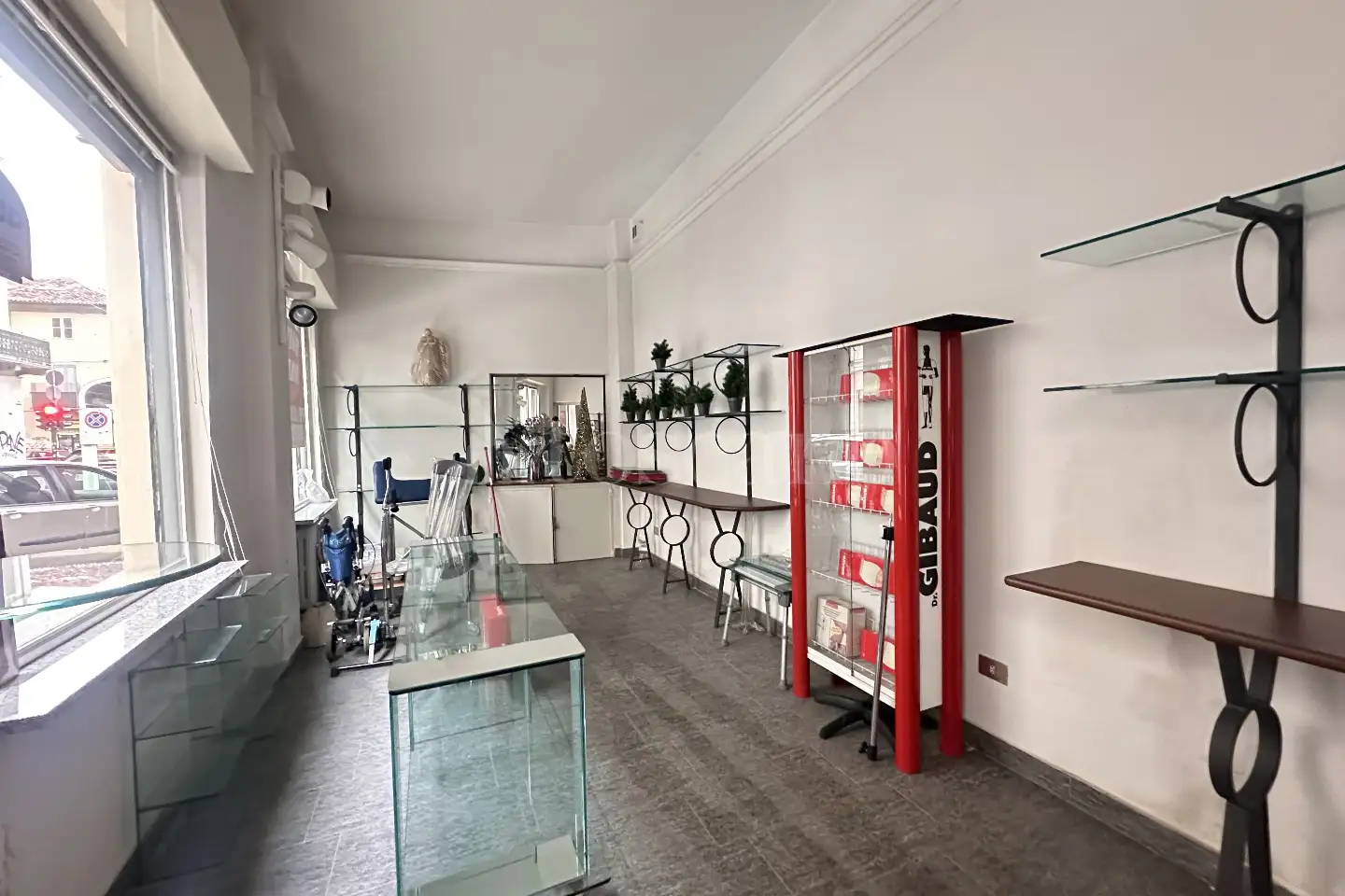 Negozio in affitto di 80 mq a €1.000 (rif. 54/2025)