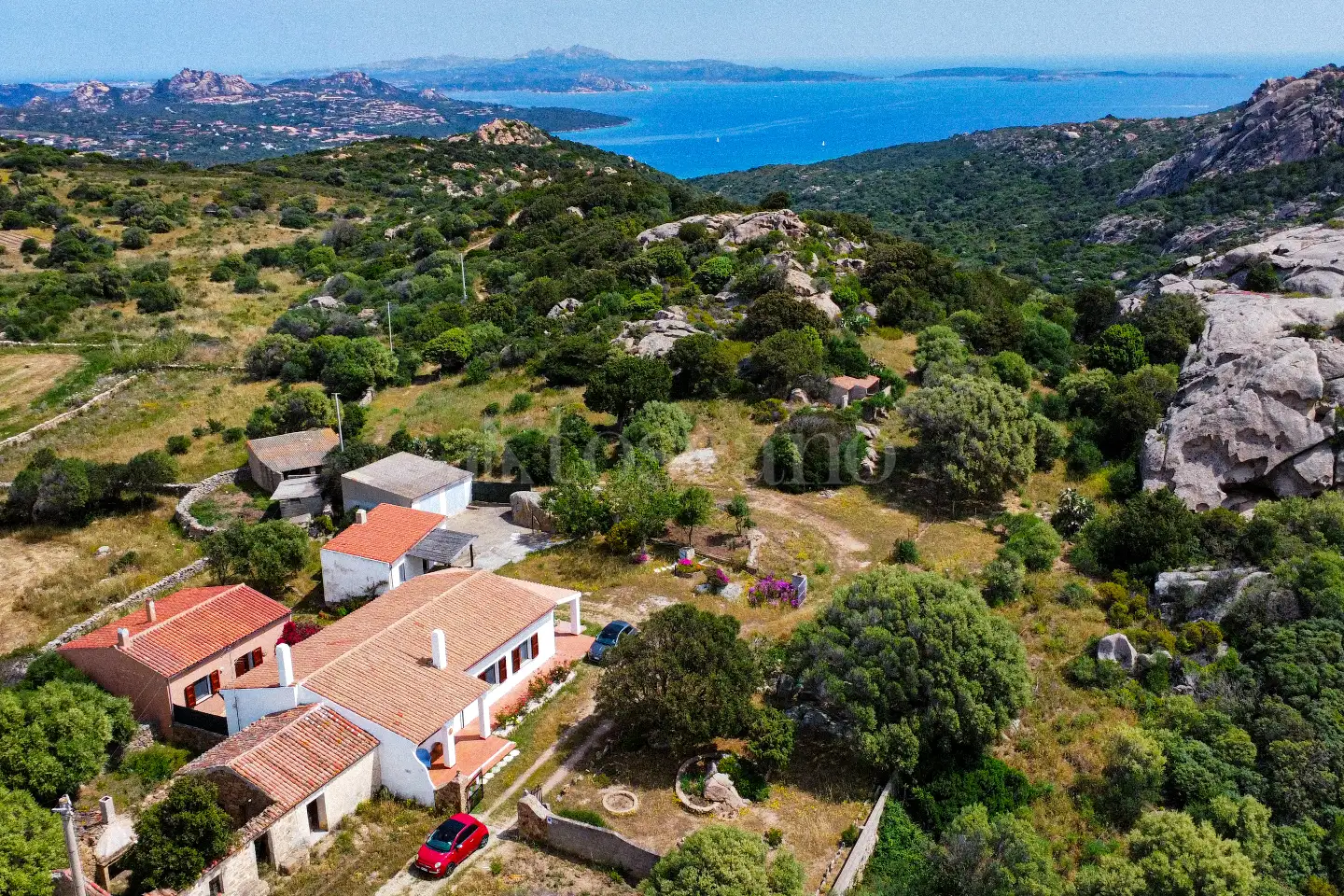 Casale in vendita di 230 mq a €1.250.000 (rif. 5/2024)