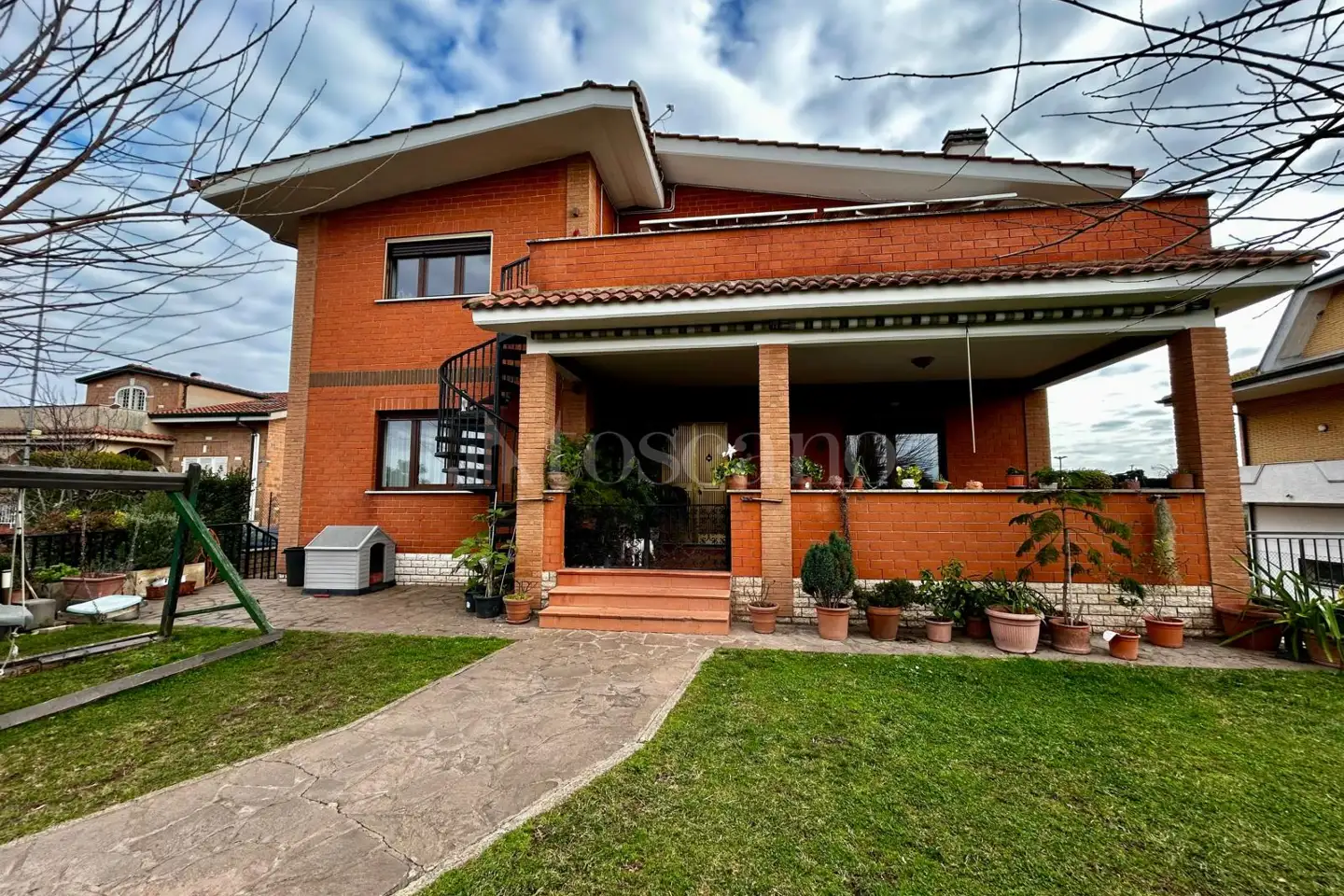 Villa in vendita di 370 mq a €795.000 (rif. 1/2026)