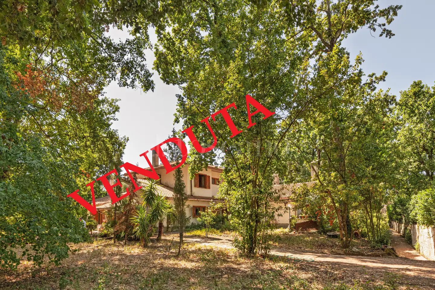 Villa Bifamiliare in vendita di 270 mq a €390.000 (rif. 15/2026)
