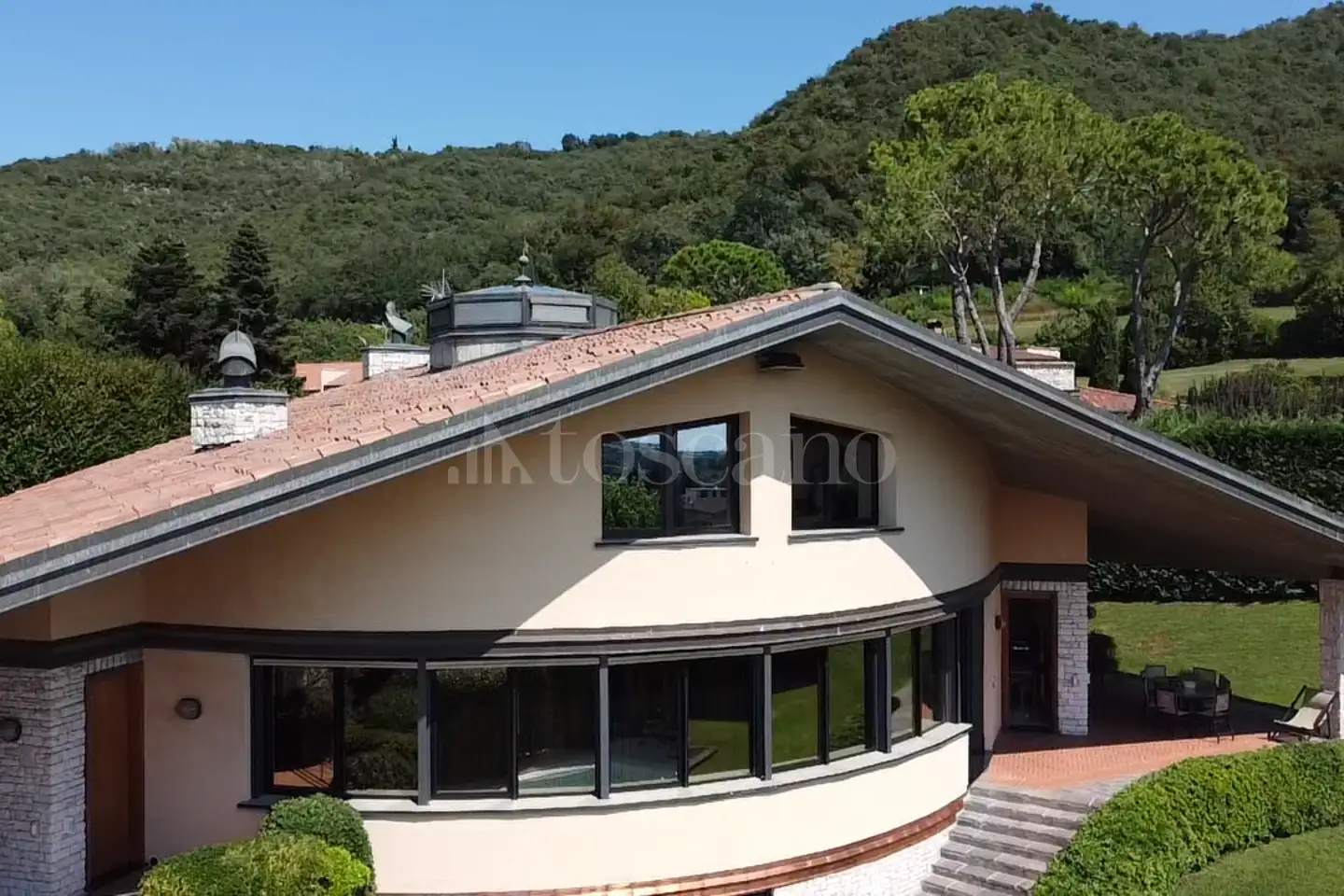 Casa Indipendente in vendita di 815 mq trattativa riservata (rif. 33/2025)