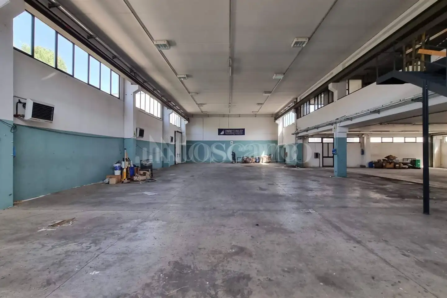 Capannone in vendita di 1275 mq a €529,000 (rif. BL6111VE)