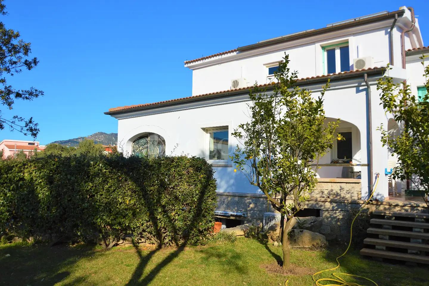 Villa Bifamiliare in vendita di 210 mq a €650.000 (rif. 39/2025)