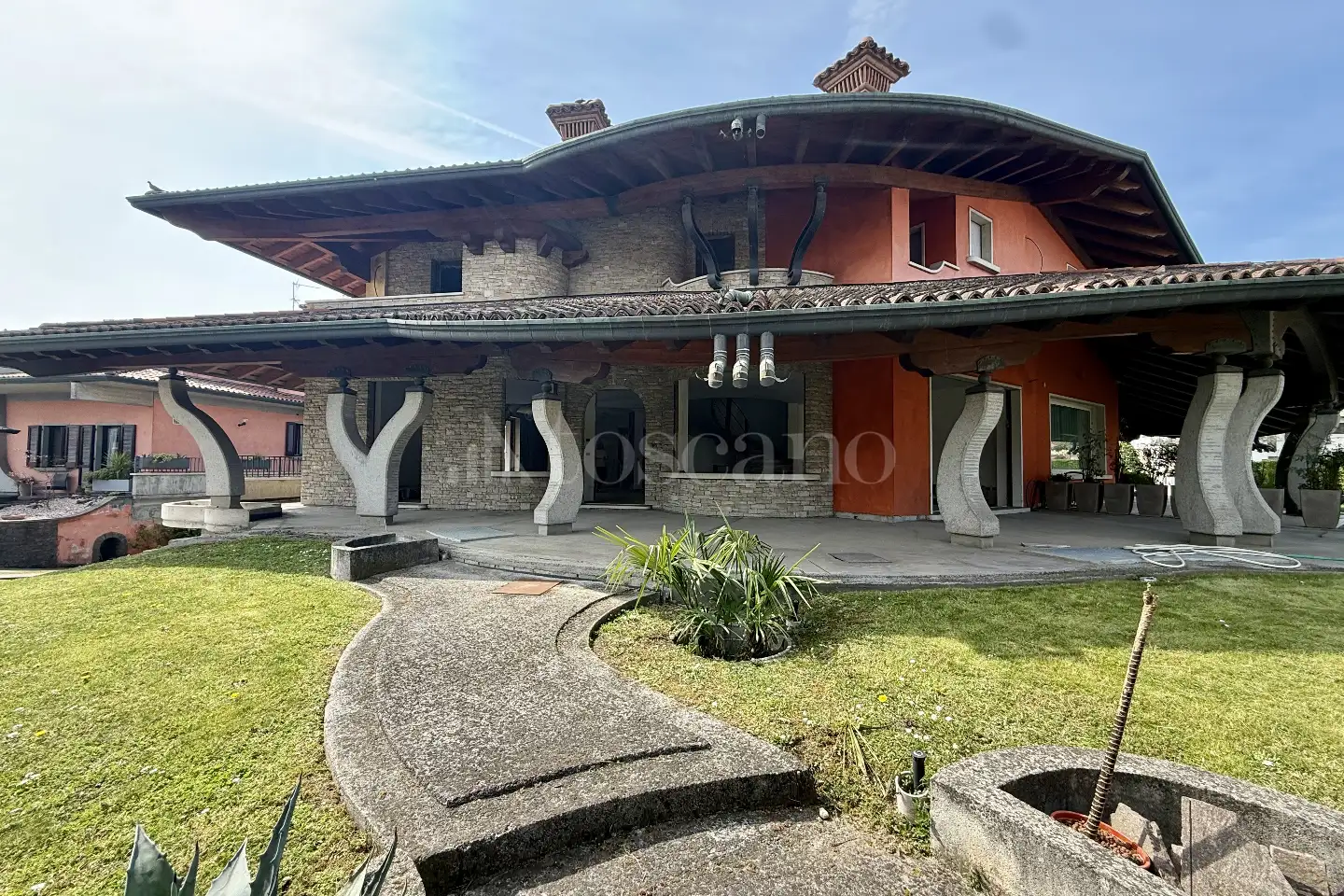 Villa Bifamiliare in vendita di 420 mq trattativa riservata (rif. 17/2026)