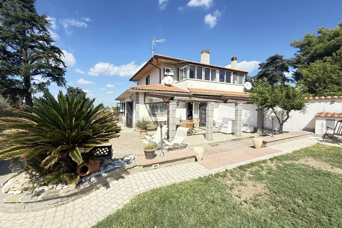 Villa Bifamiliare in vendita di 200 mq a €549.000 (rif. 10/2025)