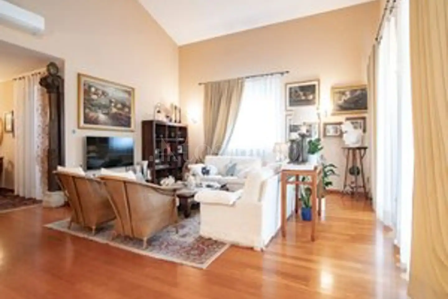 Casa in vendita di 330 mq a €470.000 (rif. 21/2026)