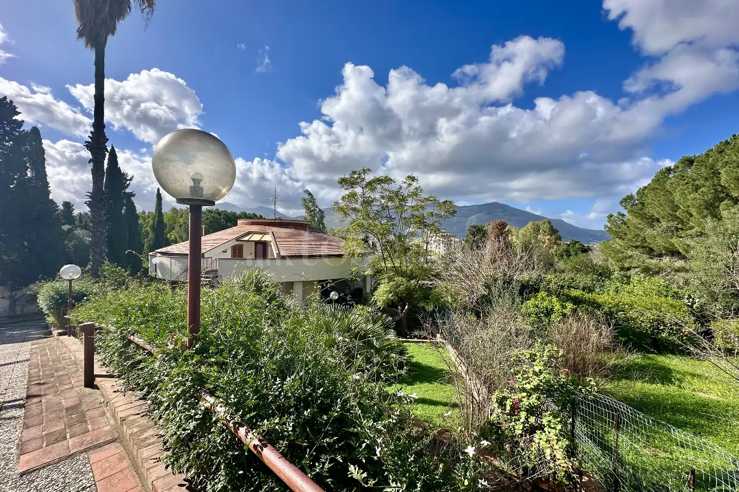Villa in vendita di 565 mq a €995.000 (rif. 3/2026)