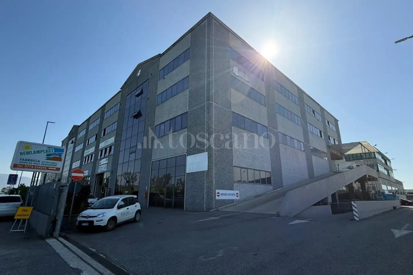 Ufficio in vendita di 300 mq a €395.000 (rif. 24/2026)