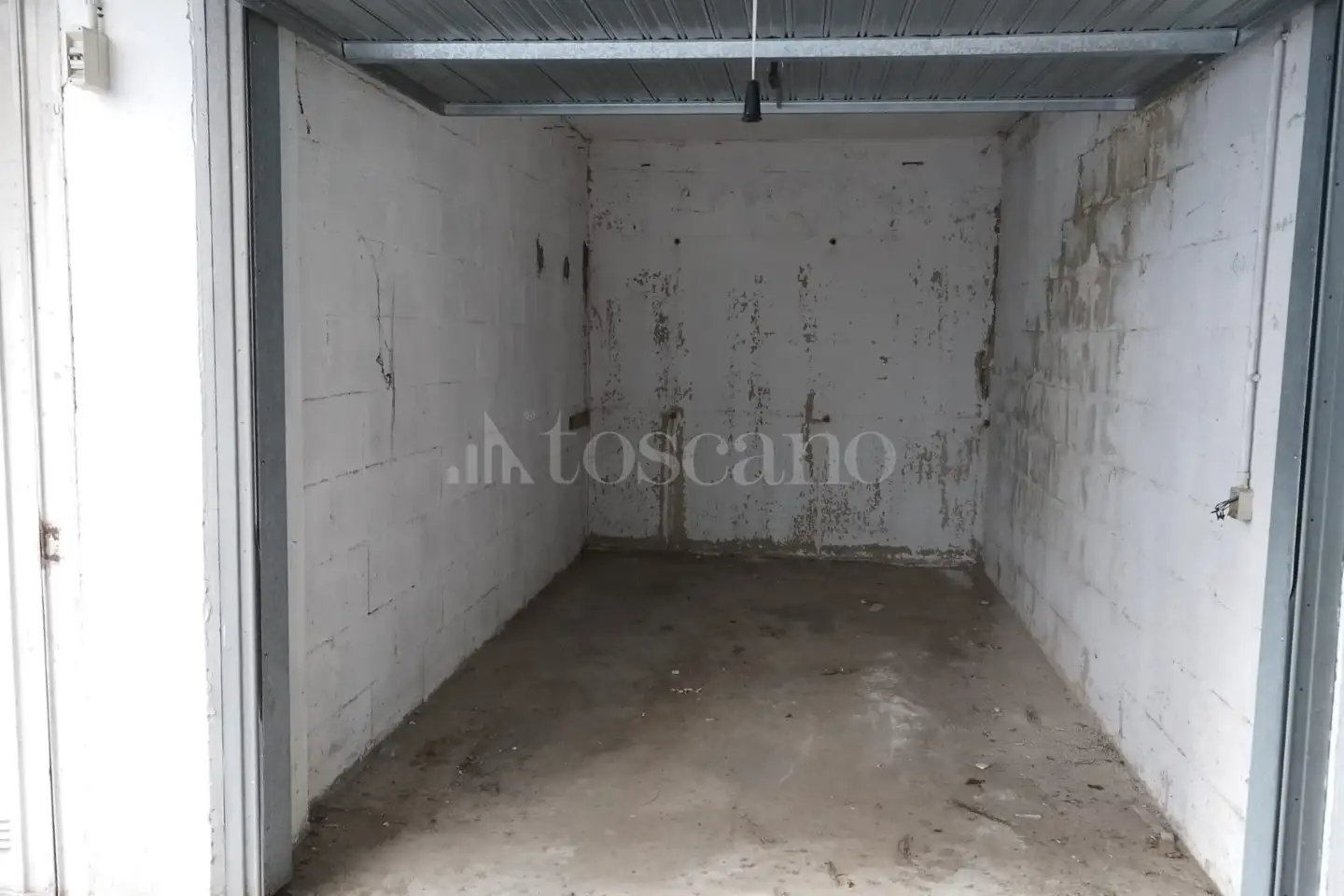 Box in vendita di 11 mq a €12.000 (rif. 22/2023)