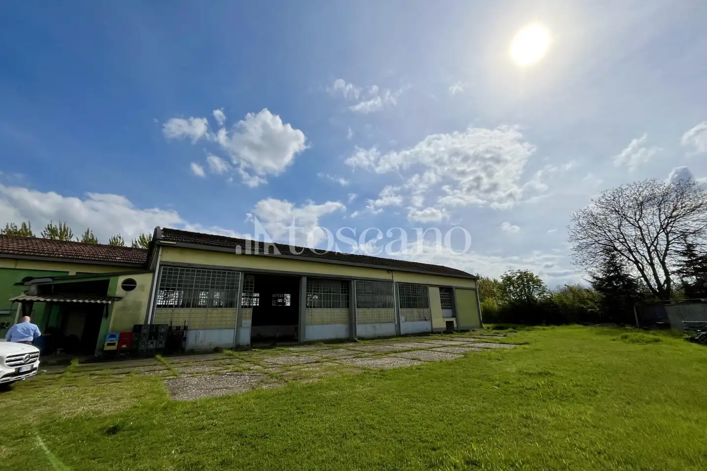 Capannone in vendita di 650 mq a €400,000 (rif. TS0030VE)