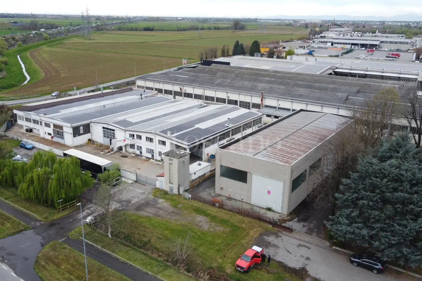 Capannone in vendita di 680 mq a €244,000 (rif. BL6090VE)