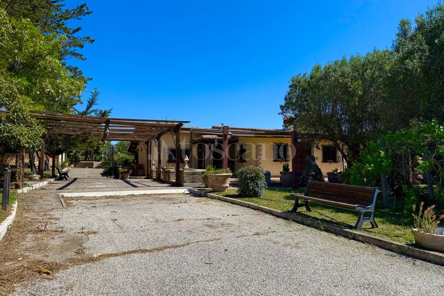 Casa Indipendente in vendita di 300 mq a €645.000 (rif. 20/2026)