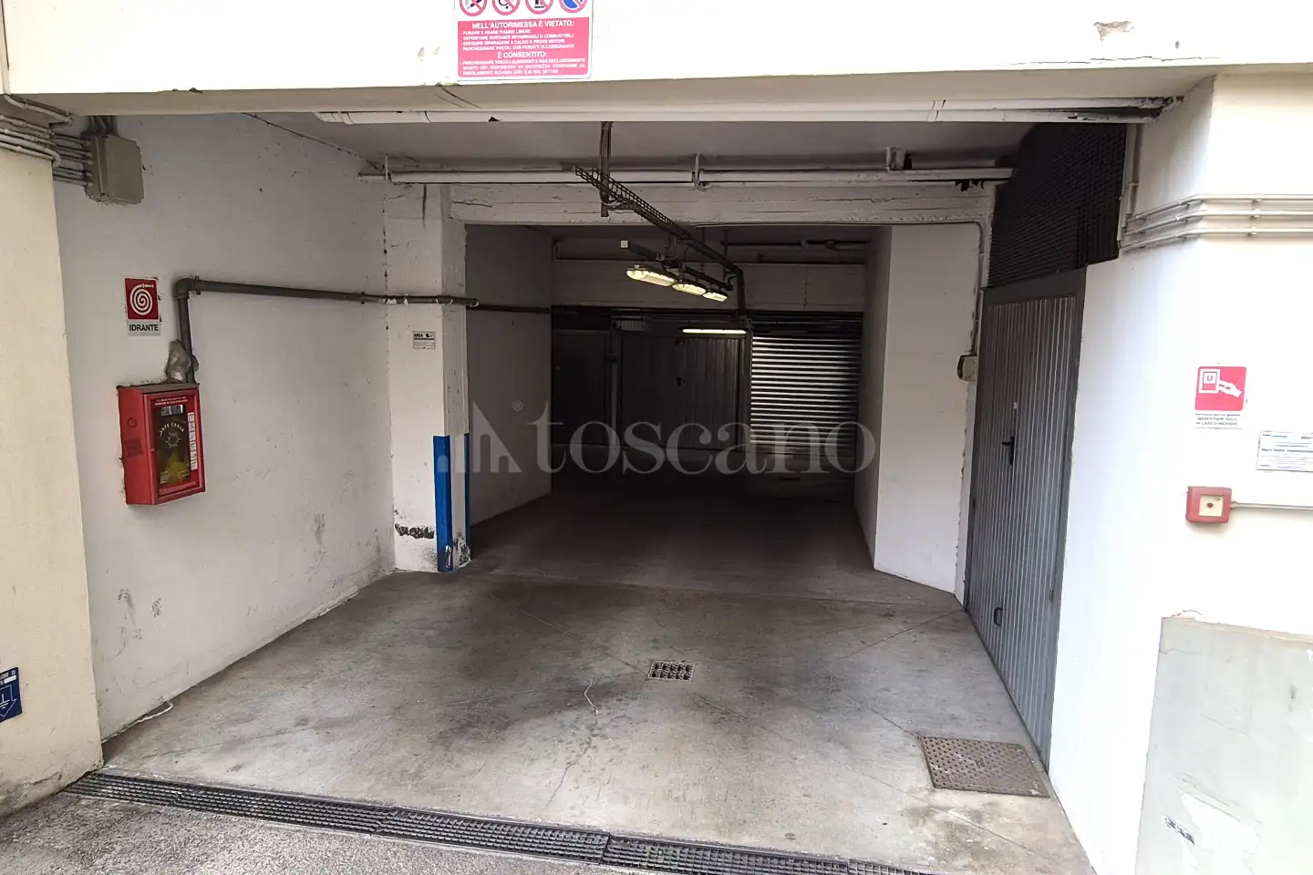 Box in affitto di 14 mq a €250 (rif. 9/2026)