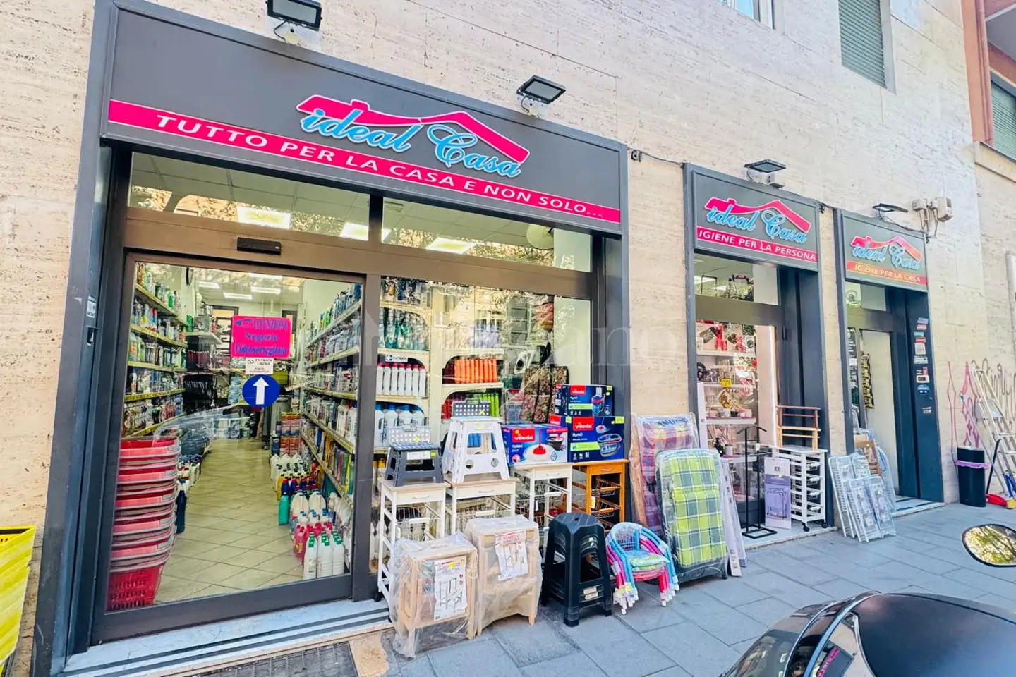 Negozio in affitto di 121 mq a €4.700 (rif. 18/2026)