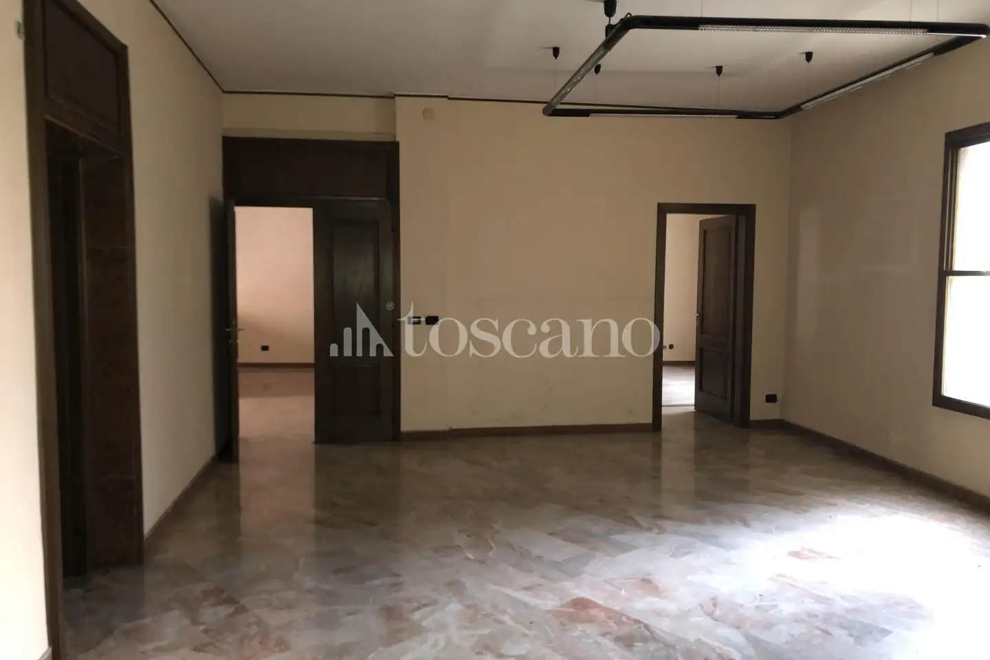 Ufficio in vendita di 224 mq a €205,000 (rif. BL6099VE)