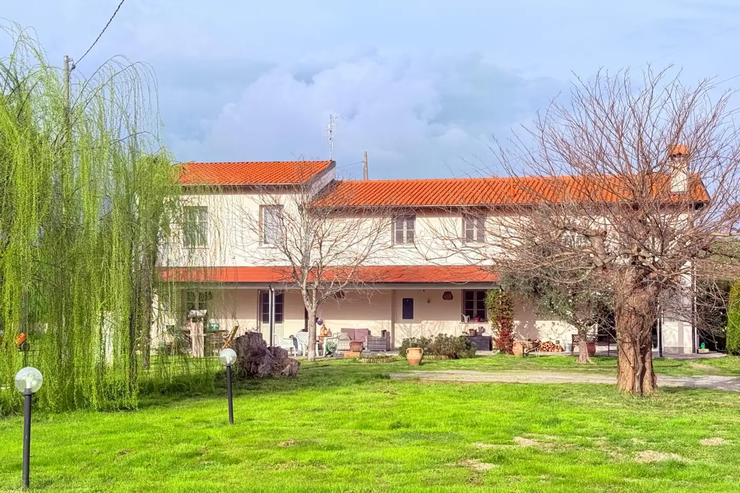 Casale in vendita di 300 mq a €990.000 (rif. 9/2026)