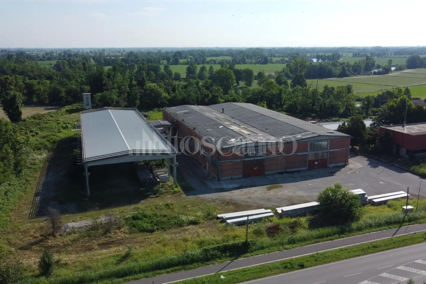 Capannone in vendita di 4200 mq a €8,000 (rif. TS0041AF)