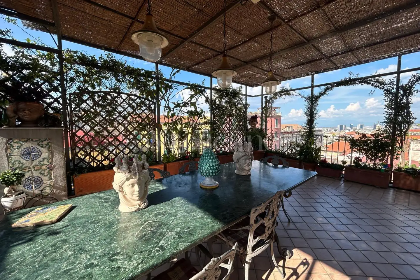 Attico in vendita di 350 mq a €750.000 (rif. 5/2025)