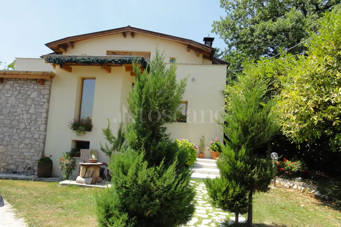 Villa in vendita di 260 mq a €265.000 (rif. 31/2022)