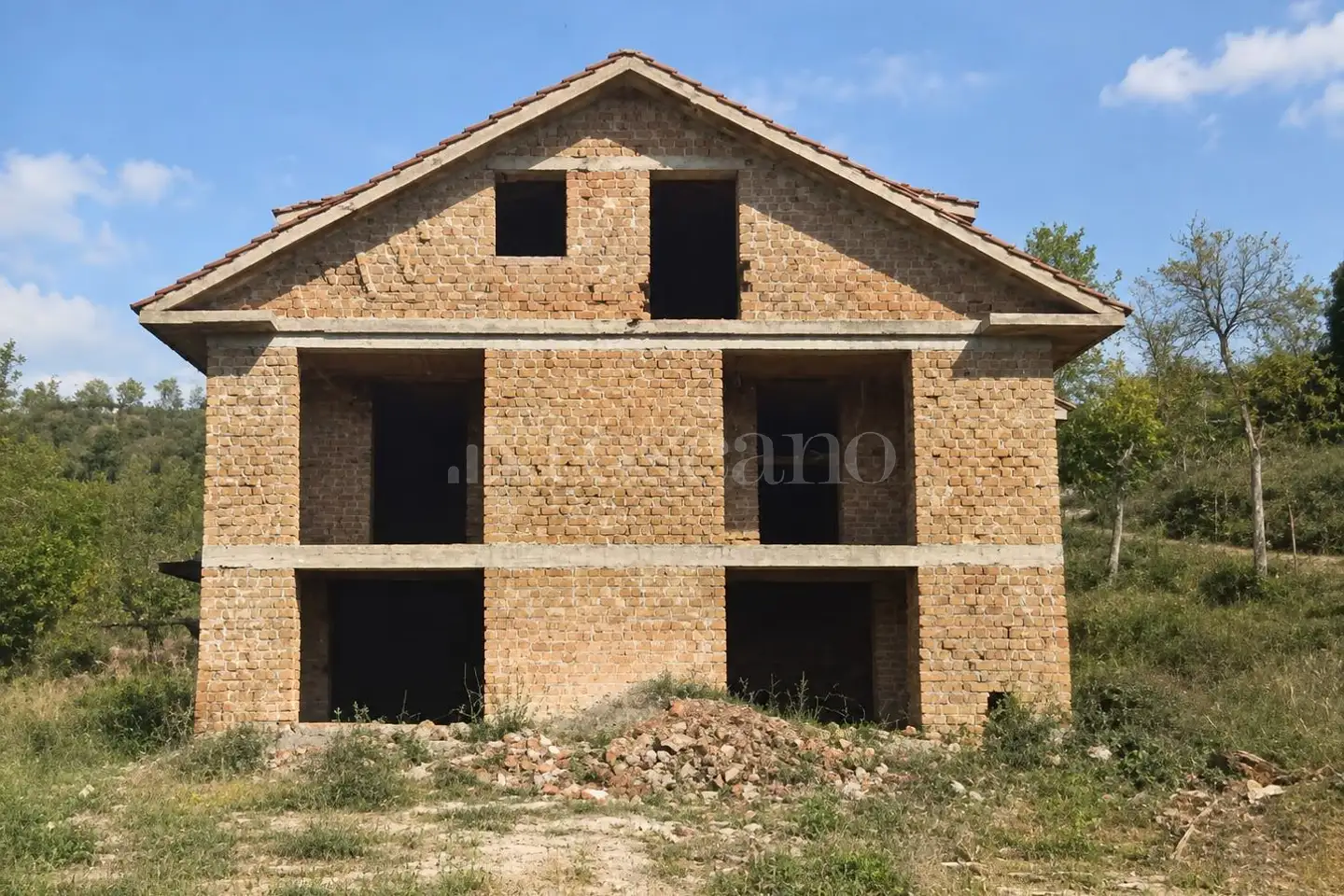 Casa Indipendente in vendita di 600 mq a €95.000 (rif. 14/2026)