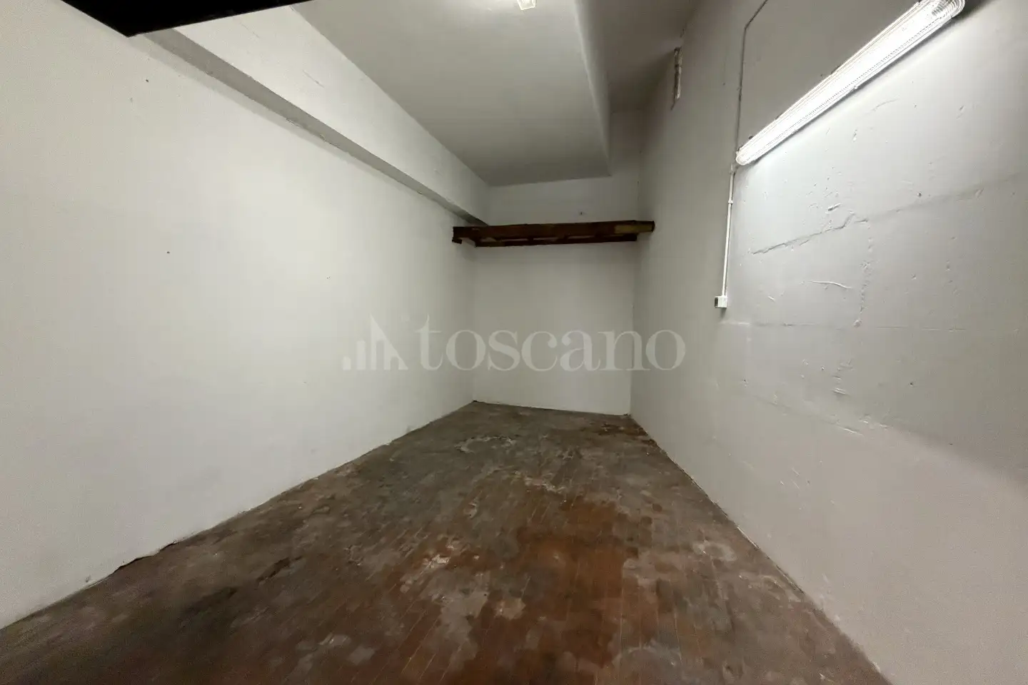 Box in vendita di 17 mq a €39.000 (rif. 49/2025)