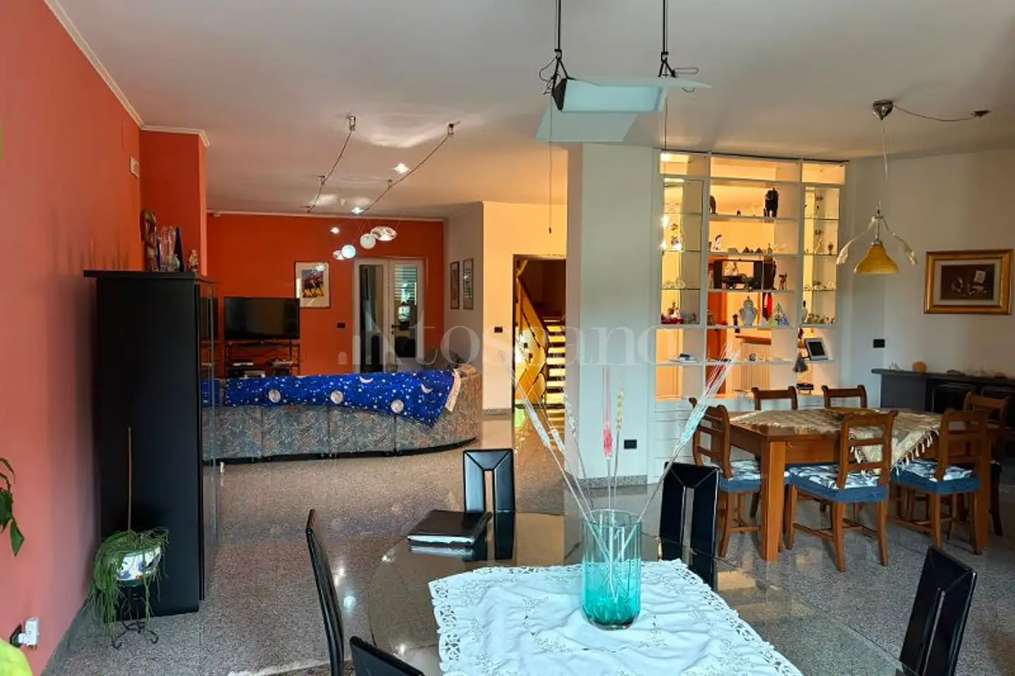 Casa Indipendente in vendita di 280 mq a €295.000 (rif. 25/2026)