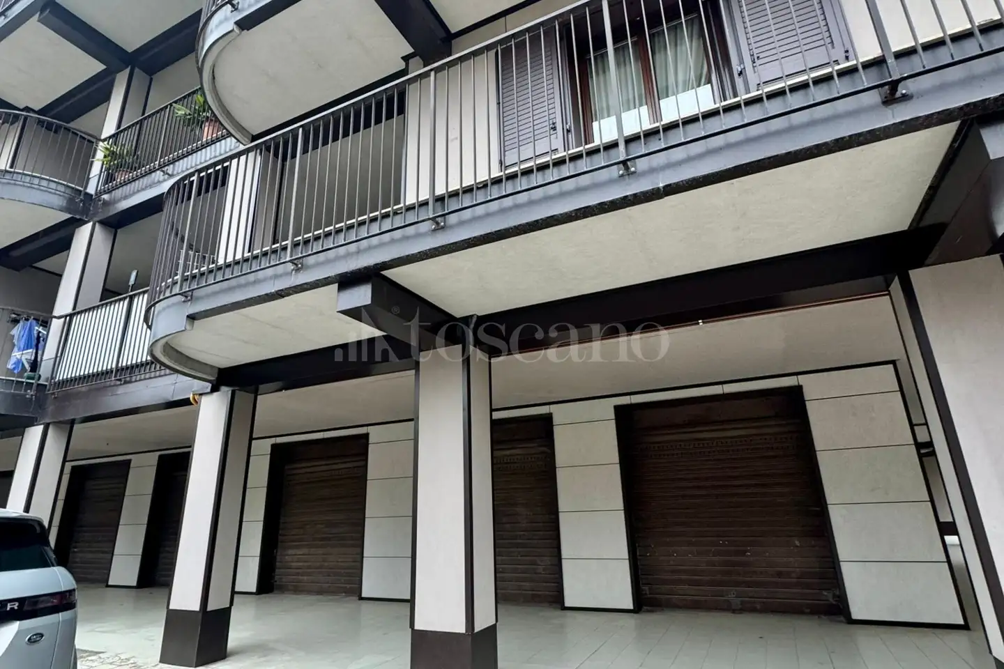 Negozio in vendita di 180 mq a €95.000 (rif. 11/2026)