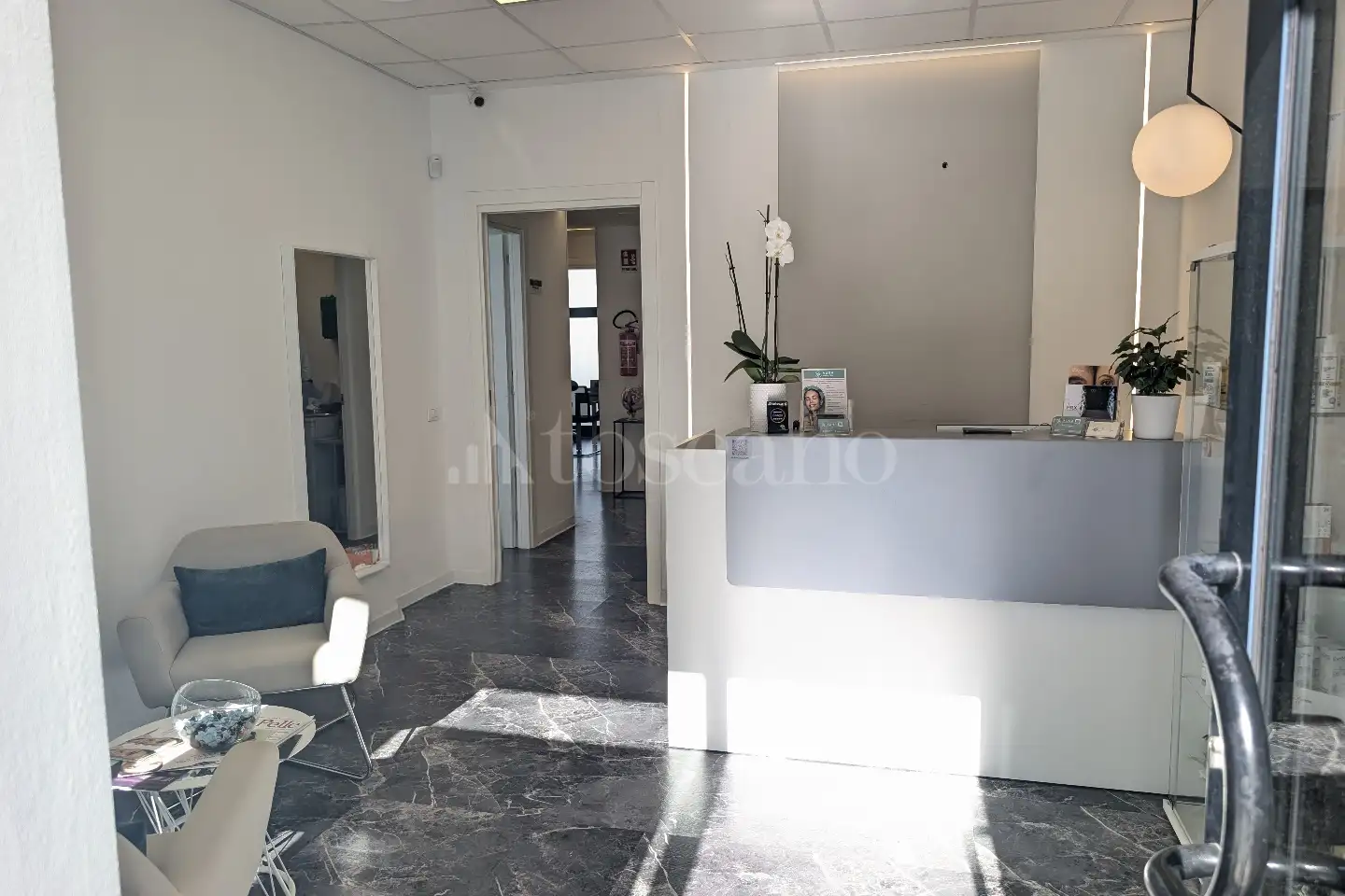 Negozio in vendita di 100 mq a €370.000 (rif. 6/2026)