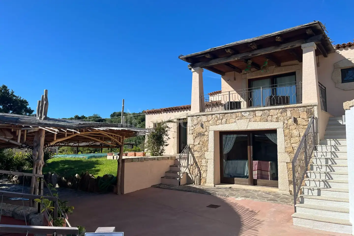 villa in vendita ad Arzachena in zona Cannigione