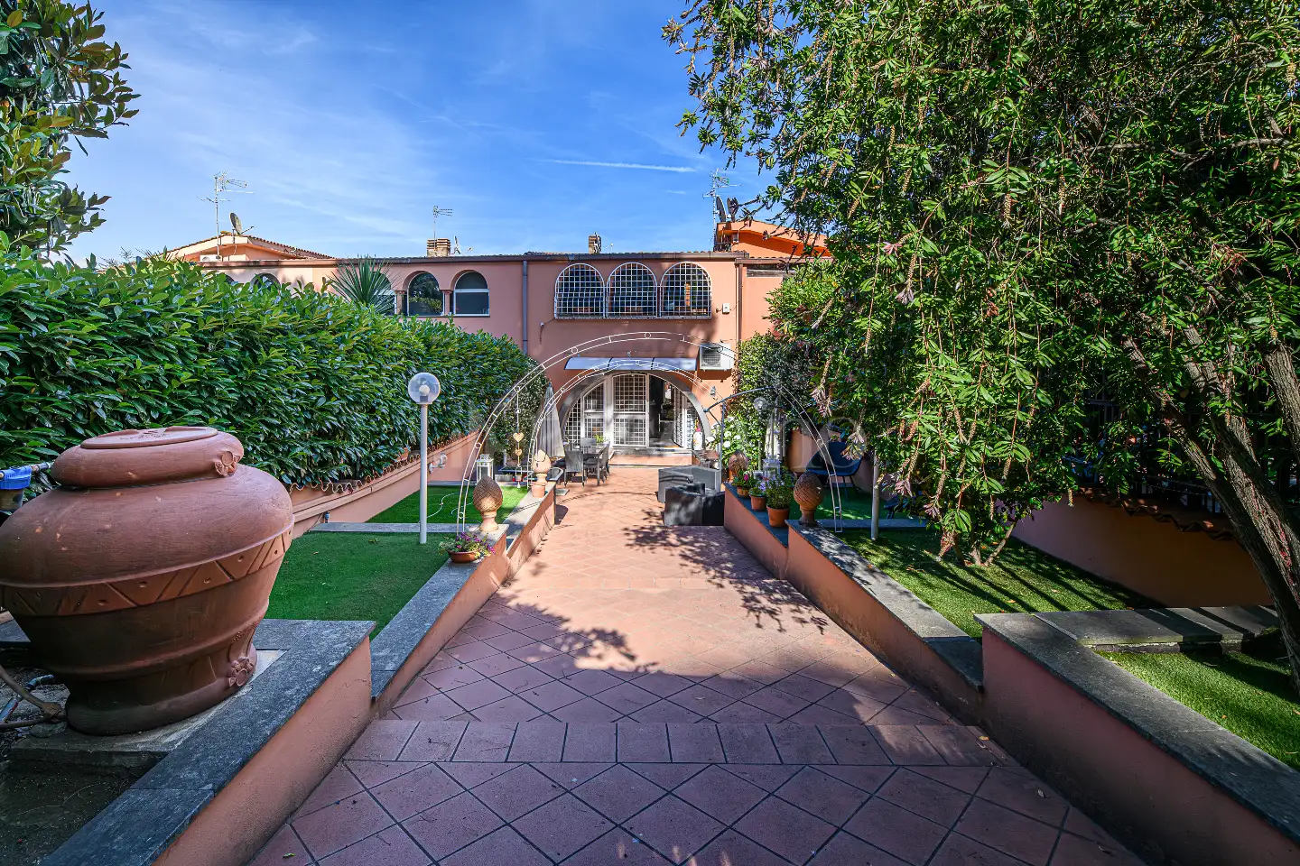 Villino a Schiera in vendita di 310 mq a €800.000 (rif. 16/2024)