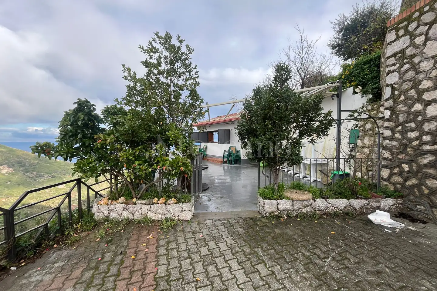 Attività Commerciale in vendita di 100 mq a €44.000 (rif. 70/2025)