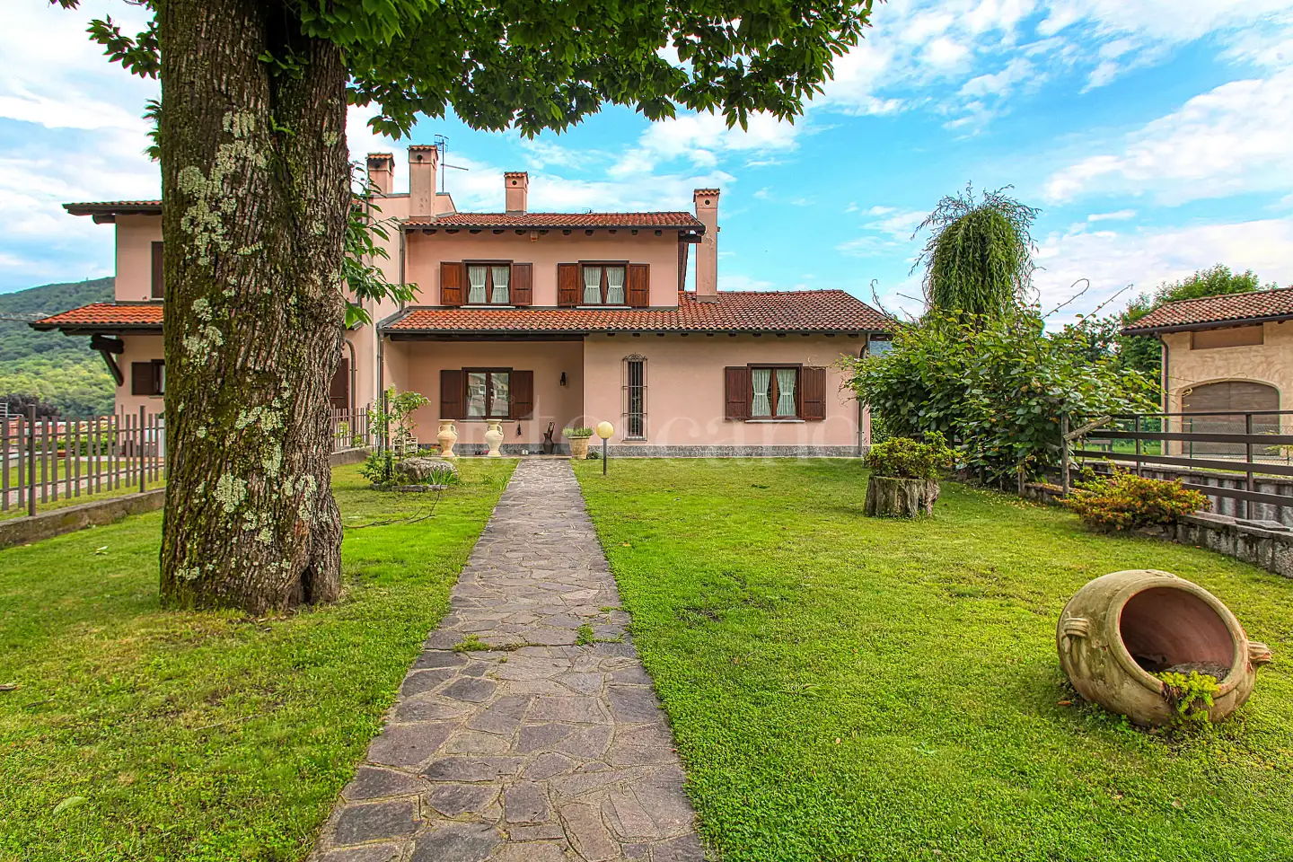 Villa in vendita di 380 mq a €520.000 (rif. 5/2026)