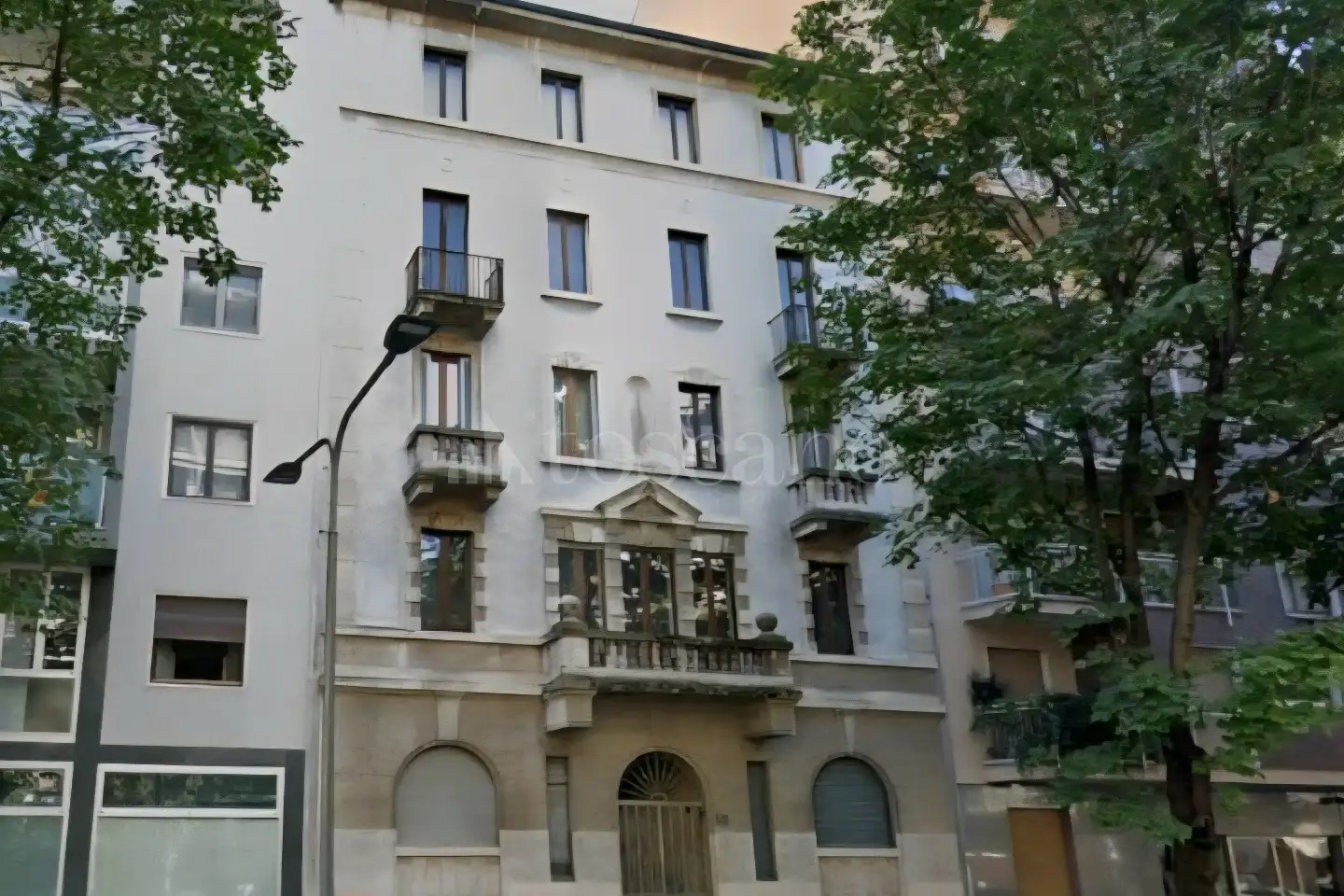 Ufficio in affitto di 700 mq a €11.000 (rif. 10/2025)