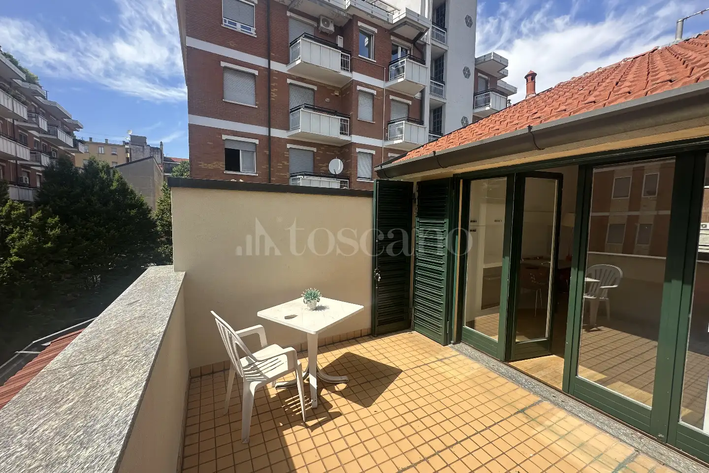 Attico in affitto di 70 mq a €2.000 (rif. 1/2026)