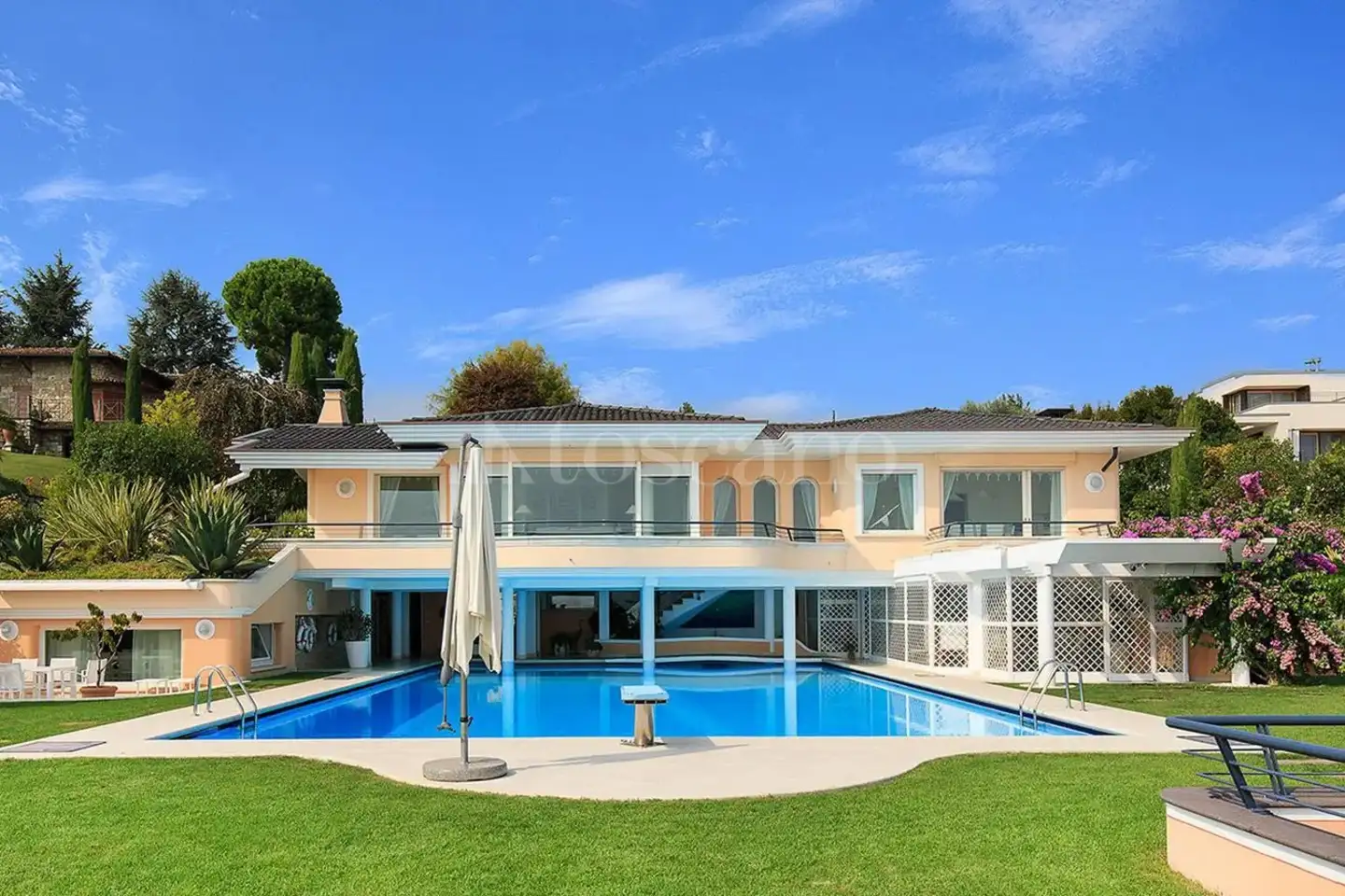 Villa in vendita di 1.300 mq trattativa riservata (rif. 38/2024)