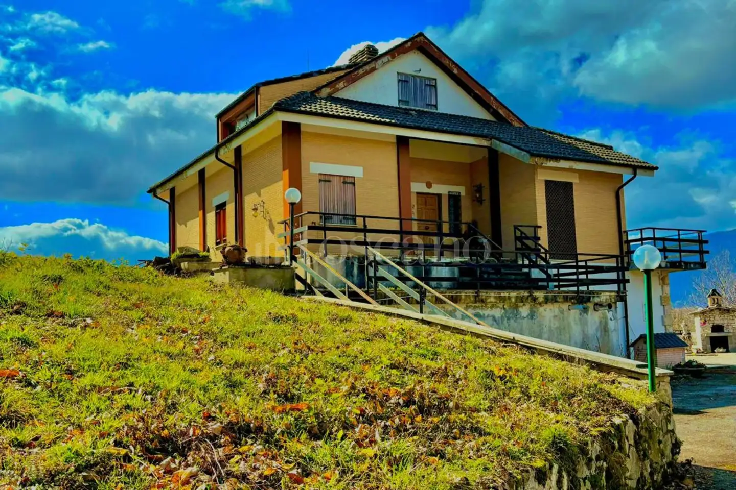 Villa in vendita di 338 mq a €250.000 (rif. 11/2025)