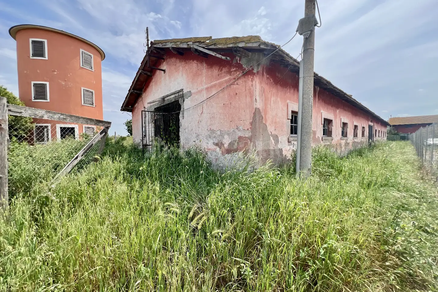 Magazzino in vendita di 300 mq a €295.000 (rif. 48/2026)