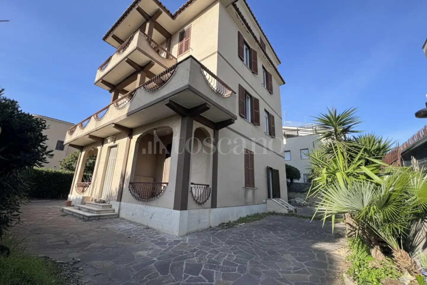 Palazzo in vendita di 380 mq a €869.000 (rif. 4/2026)
