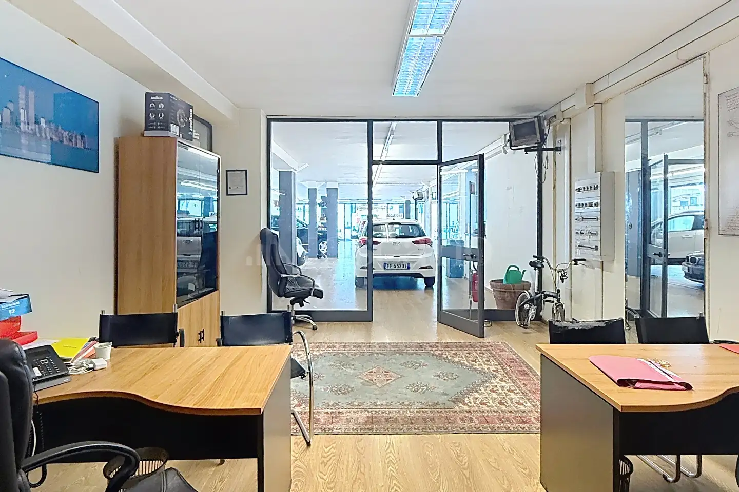 Negozio in affitto di 400 mq a €5.000 (rif. 7/2026)