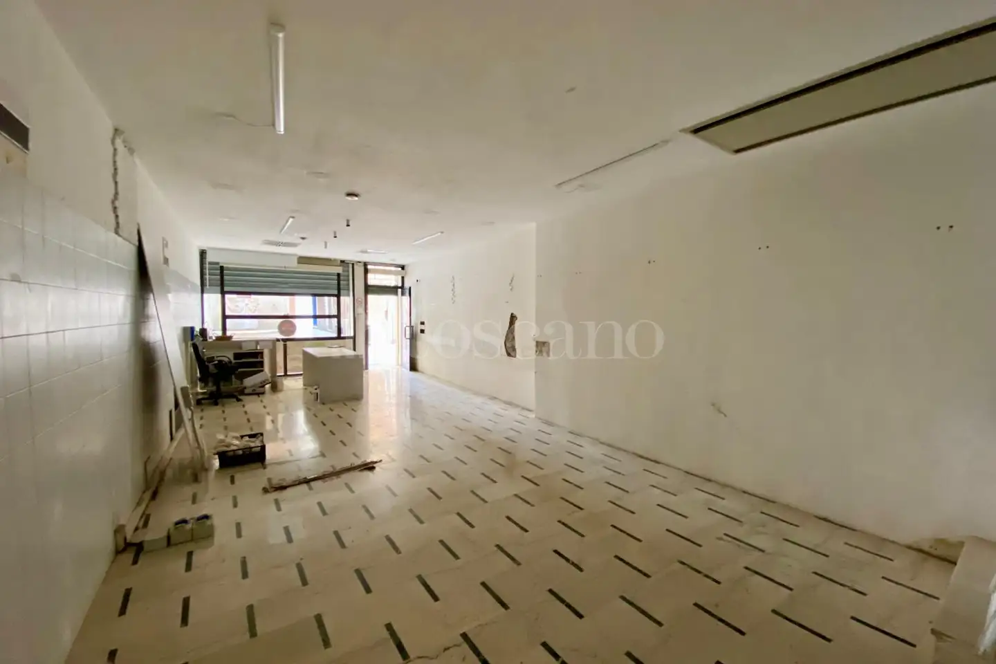 Negozio in vendita di 93 mq a €110.000 (rif. 28/2026)