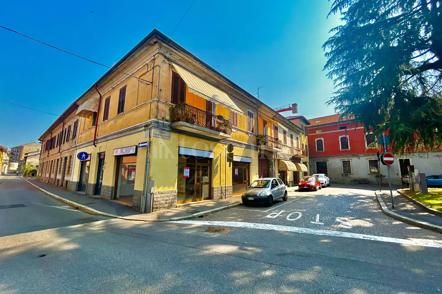 Negozio in affitto di 50 mq a €850 (rif. 20/2026)