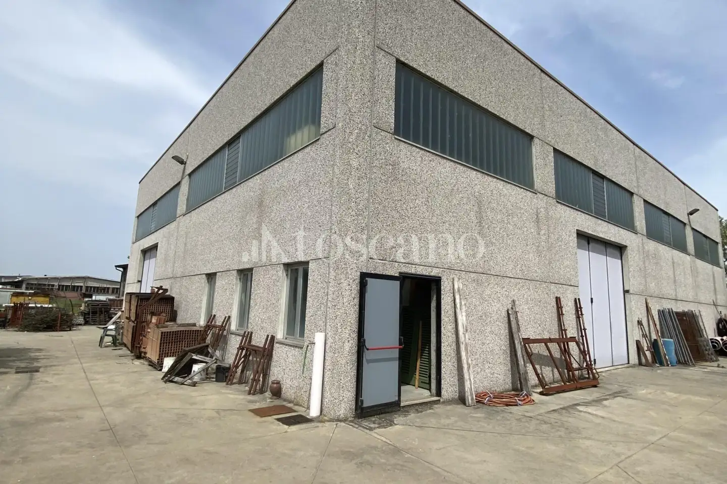 Capannone in vendita di 600 mq a €290,000 (rif. TS0033VE.B)